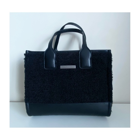 Kurt Geiger London Surrey Small Faux Fur Tote Bag In Black - Picture 1 of 9
